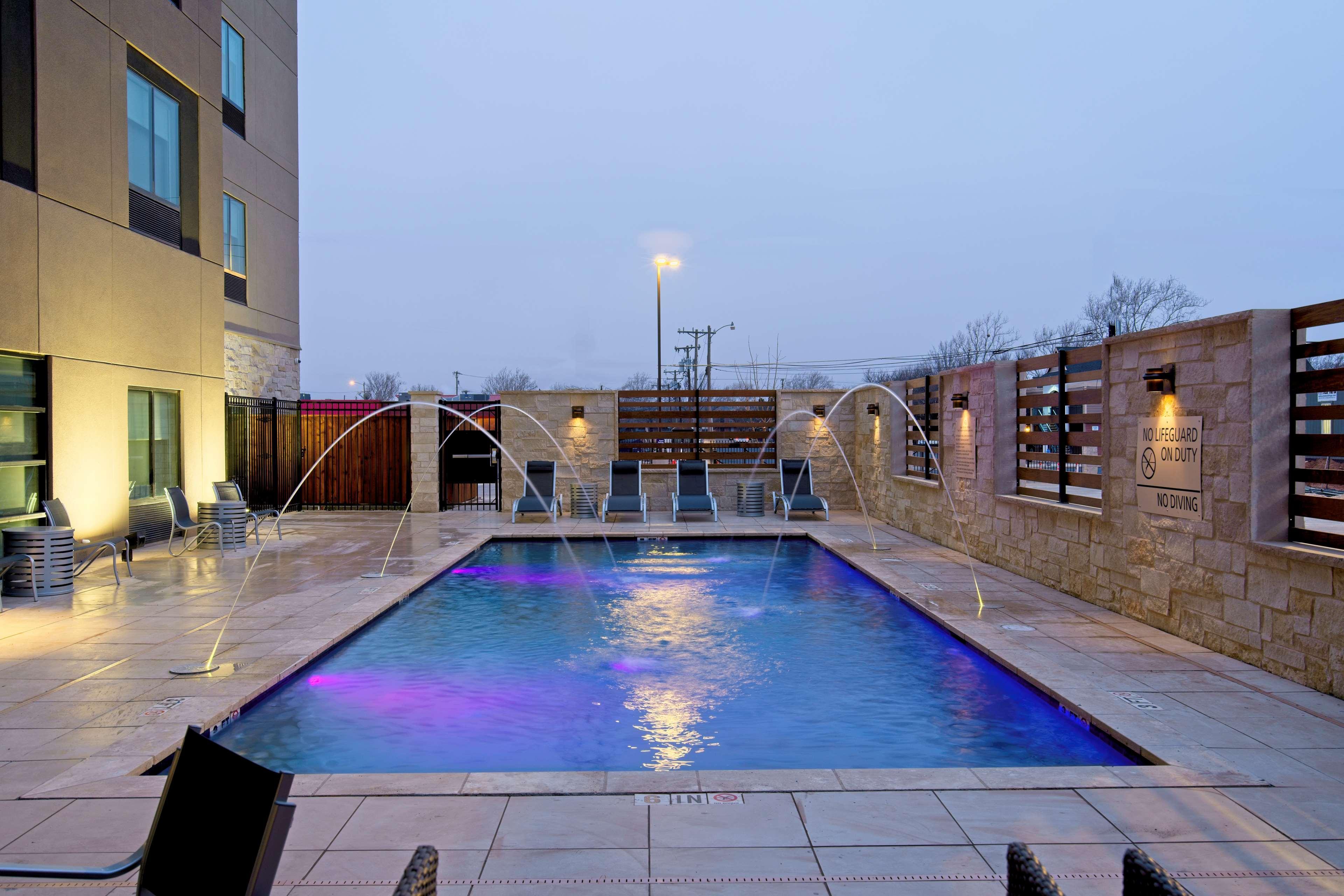 Hampton & University, Tx Hotel