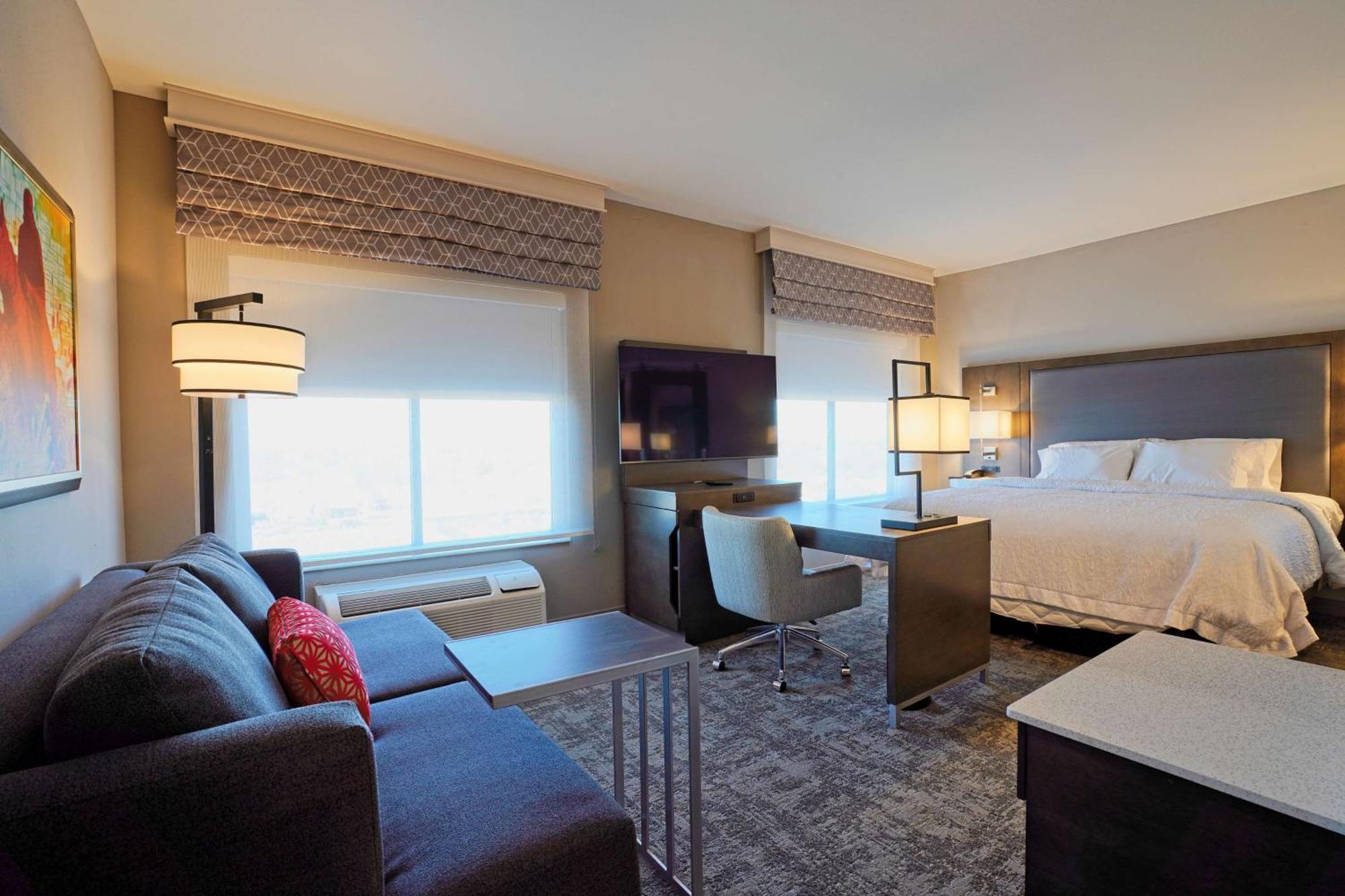 Hampton & University, Tx Hotel 3*