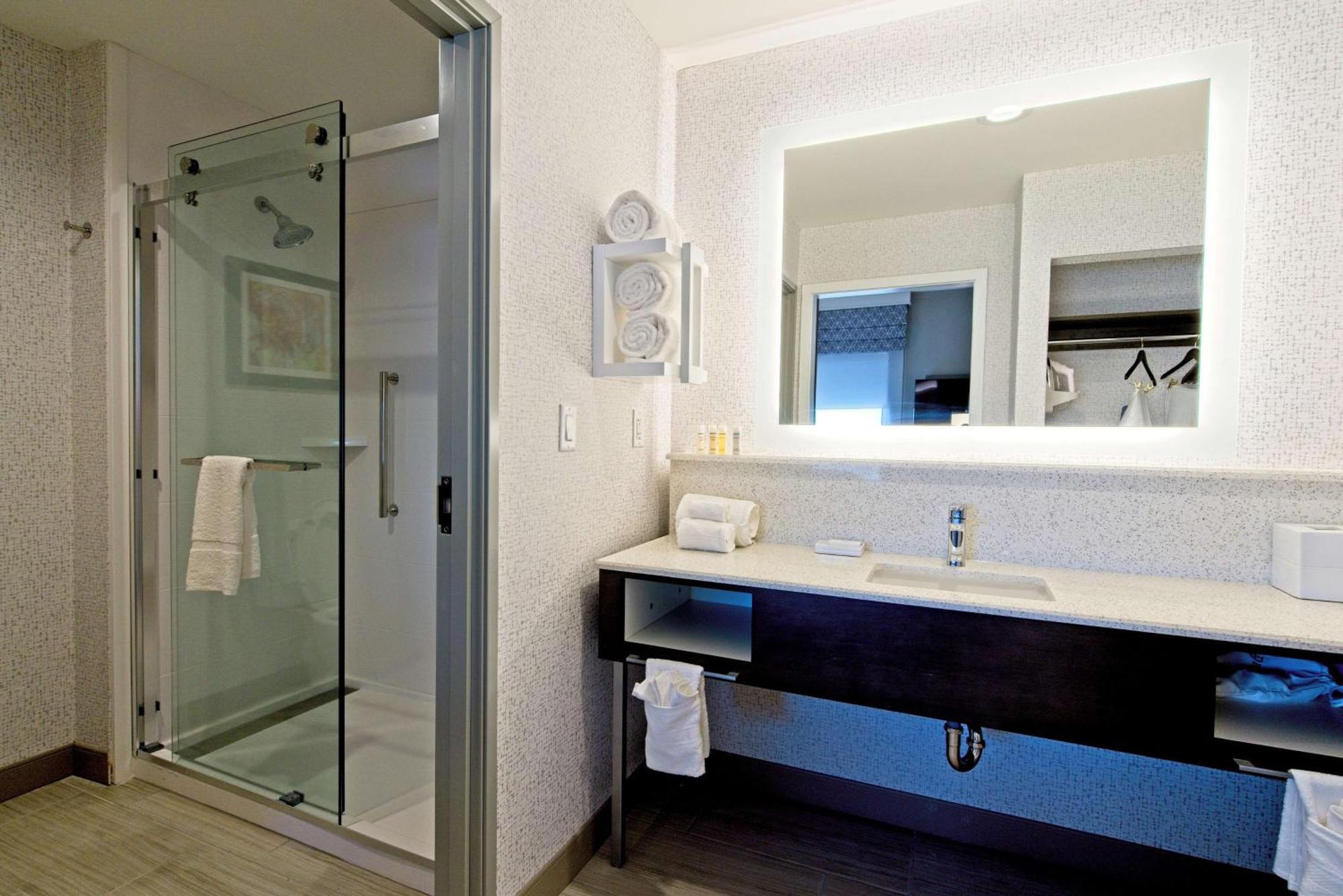 Hotel Hampton & University, Tx 3*
